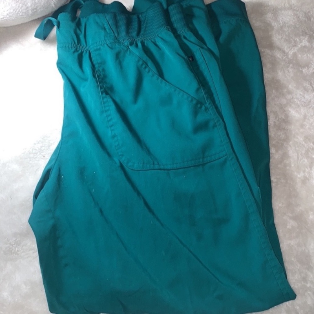 Scrub Set - - Picture 6 of 8